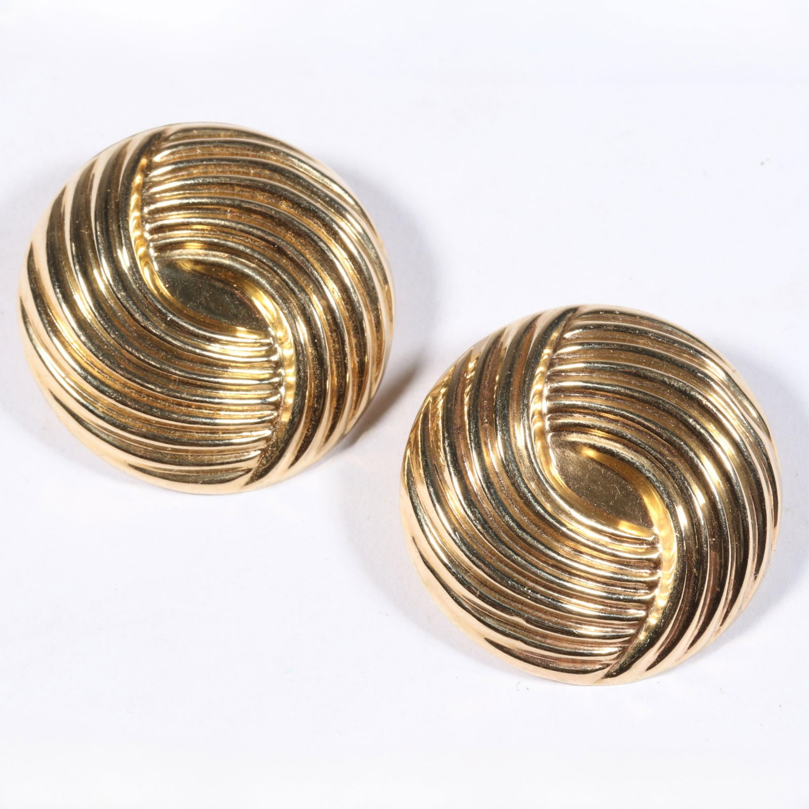 14K yellow gold hollow groove clip on earrings. 1 1/8"Diameter (1 of 8)