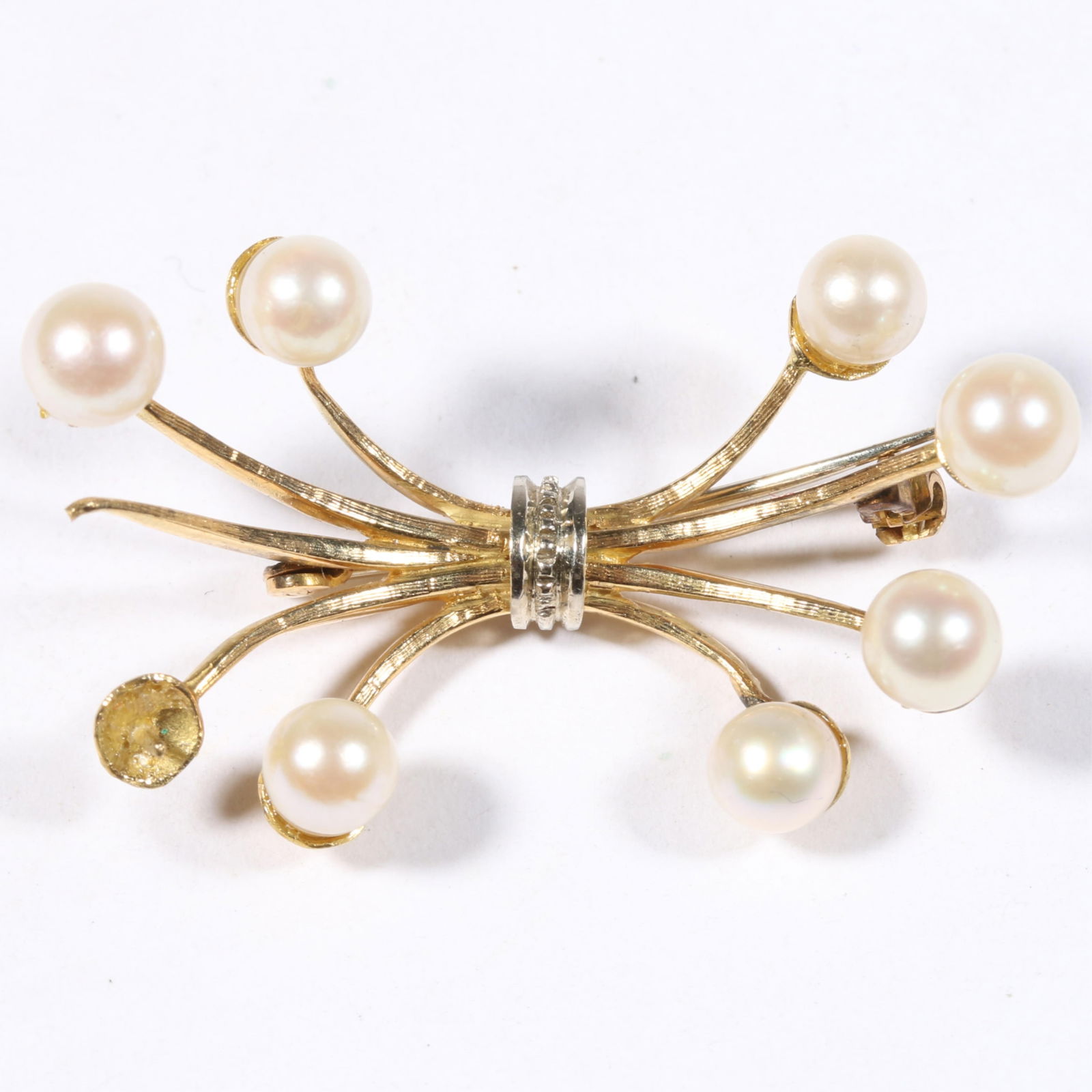 Damaged 18K yellow gold pearl spray brooch. 1 5/8"L x 1"W (1 of 9)