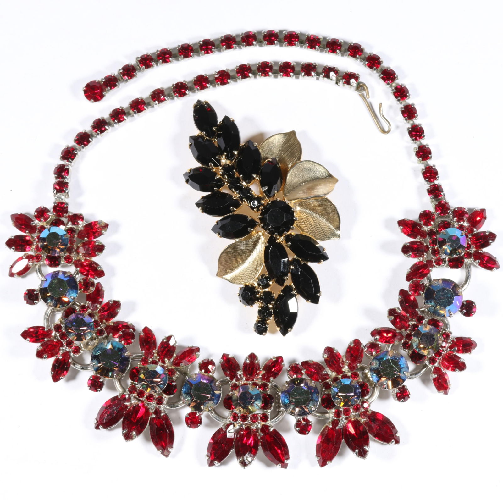 DeLizza & Elster Juliana rhinestone crystal link necklace and leaf brooch. 17 1/2"L x 1 1/4"W: DeLizza & Elster Juliana rhinestone crystal link necklace and leaf brooch. 17 1/2"L x 1 1/4"W (necklace)