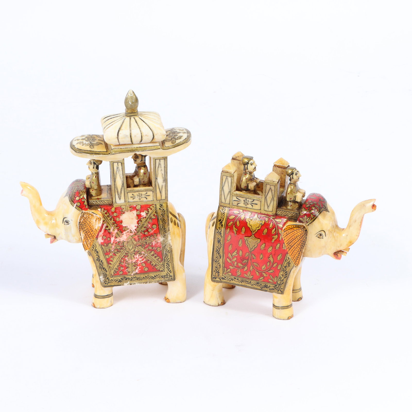 Indian camel bone chess set, carved and painted 32 piece set depicting two Rajasthani armies in - 14