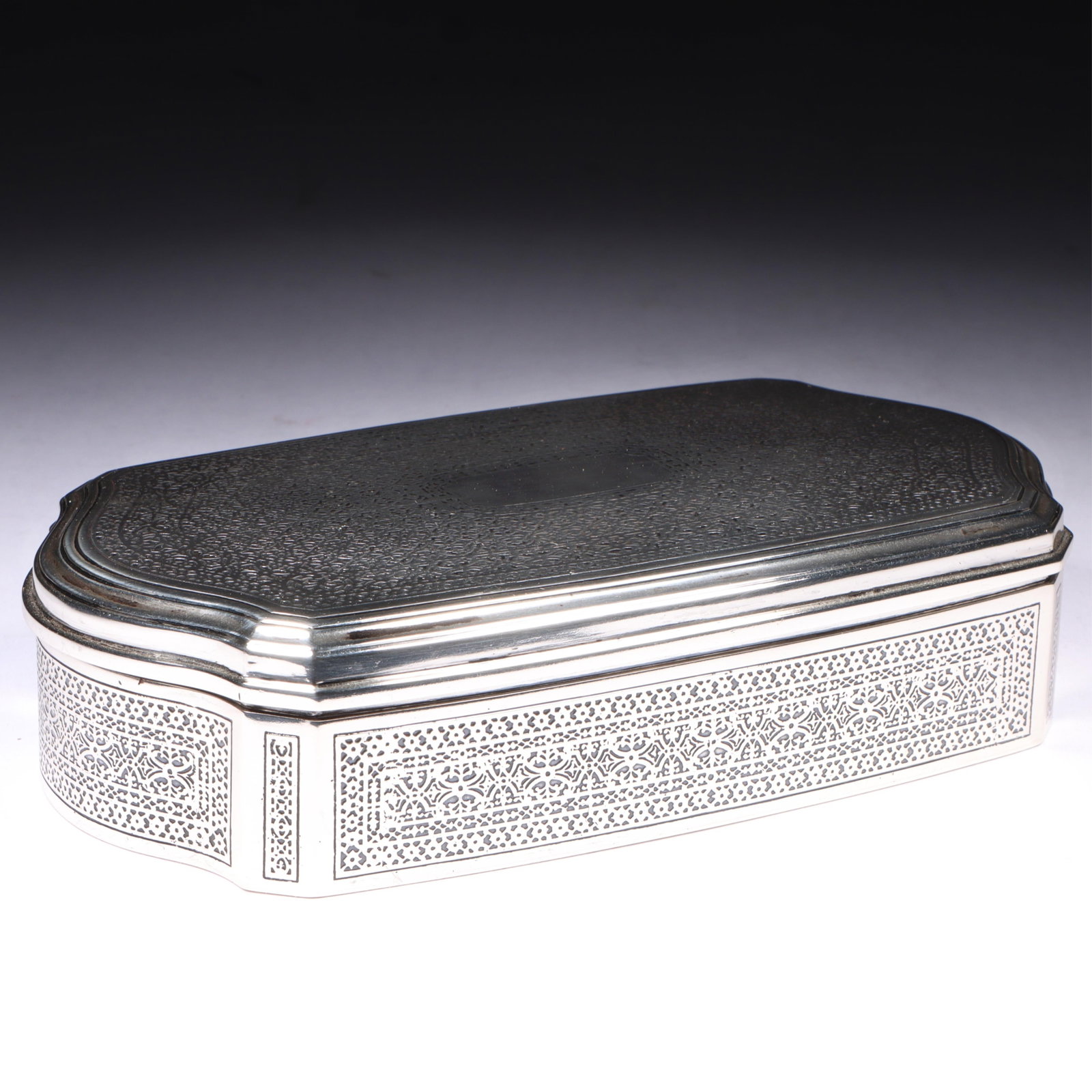 Tiffany & Co. Makers Sterling Silver Art Deco Arabesque patterned Hinged Lid Dresser Casket Box, (1 of 11)