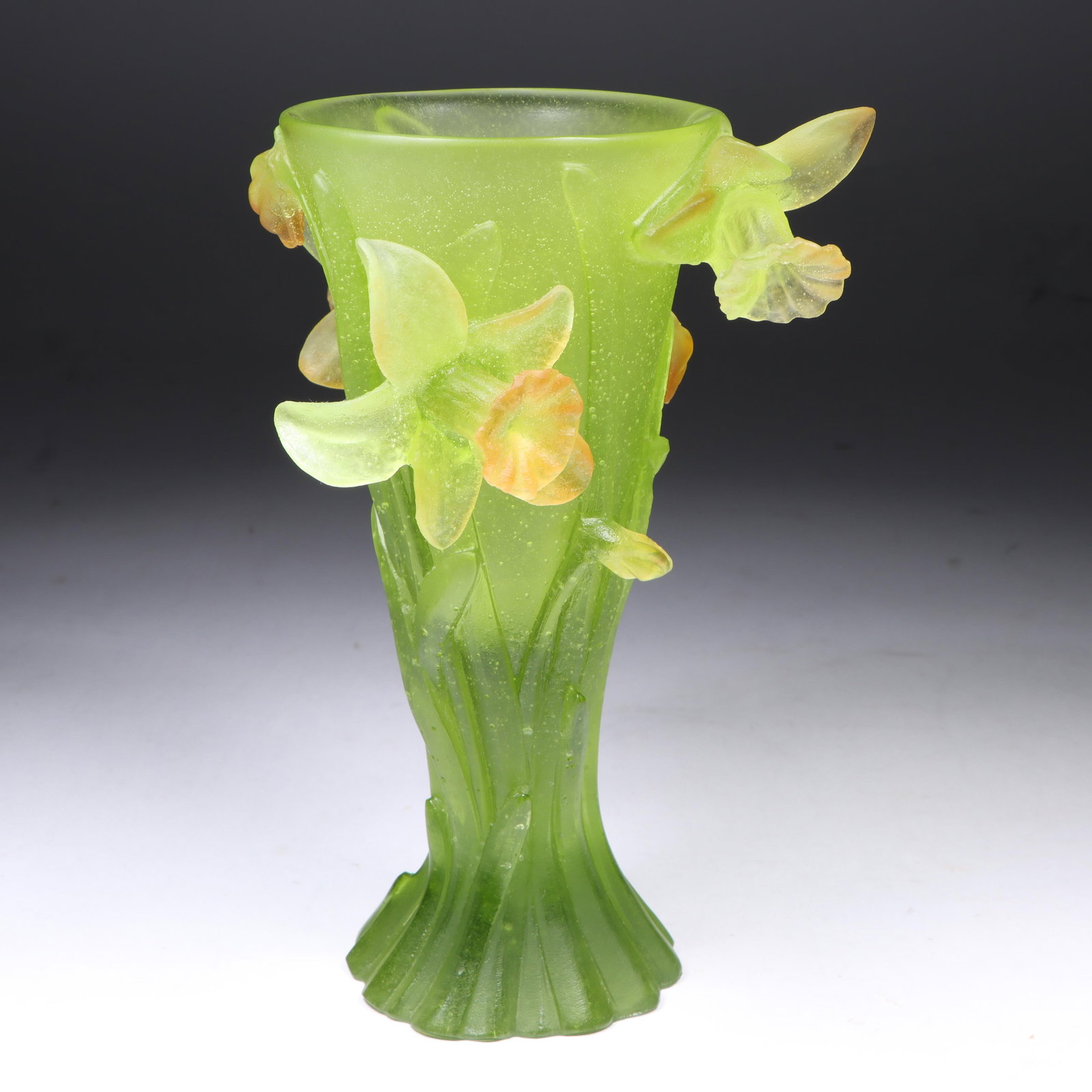 Daum France pate de verre "Jonquilles" (Daffodil) art glass vase. 7 1/4"H x 5 1/2"W (1 of 10)