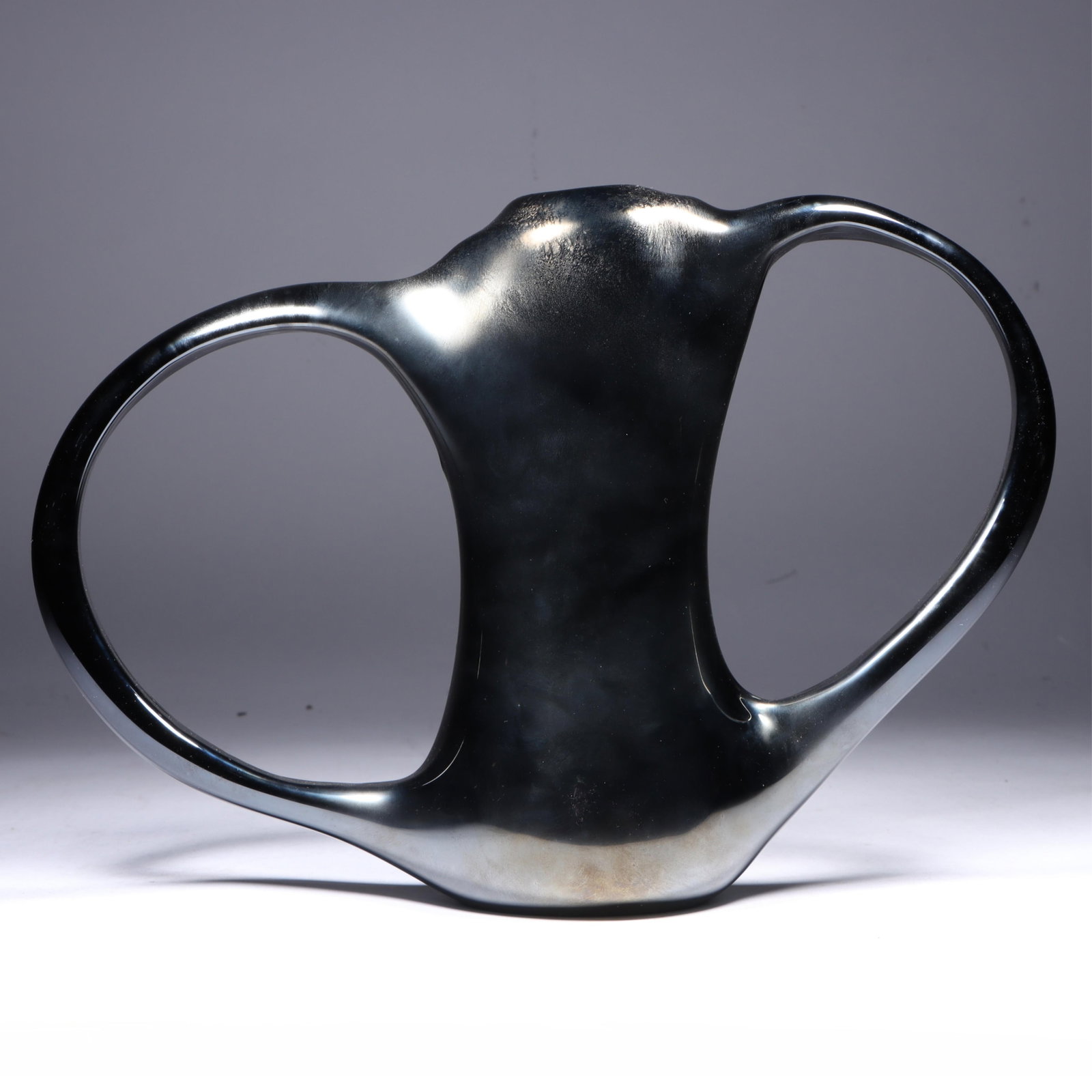 Giorgio Ferro for A.V.E.M. "Anse Volante" Murano Glass Vase, c. 1952 8"H x 12"W x 3"D: Giorgio Ferro for A.V.E.M. "Anse Volante" Murano Glass Vase, c. 1952 A highly significant and dramatic "Anse Volante" (Flying Handles) vase designed by Giorgio Ferro for A.V.E.M. (Arte Vetraria Murane