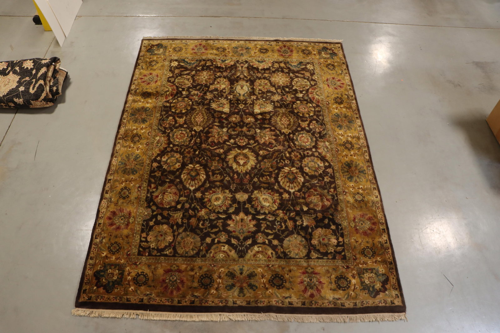 Agra hand knotted wool estate rug / carpet, 8x11. 130" x 93" (1 of 11)