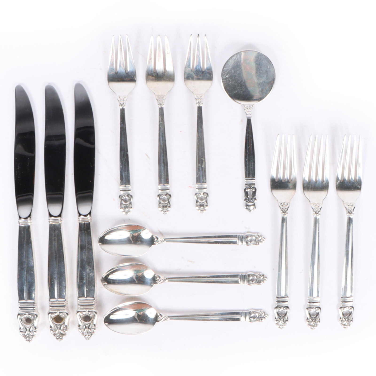 International Royal Danish sterling silver flatware and Georg Jensen "Acorn" round pastry server,: International Royal Danish sterling silver flatware and Georg Jensen "Acorn" round pastry server, 13pc., 14.084ozt. 3 dinner knives, 3 luncheon spoons, 3 table forks, 3 luncheon forks, pastry server. 