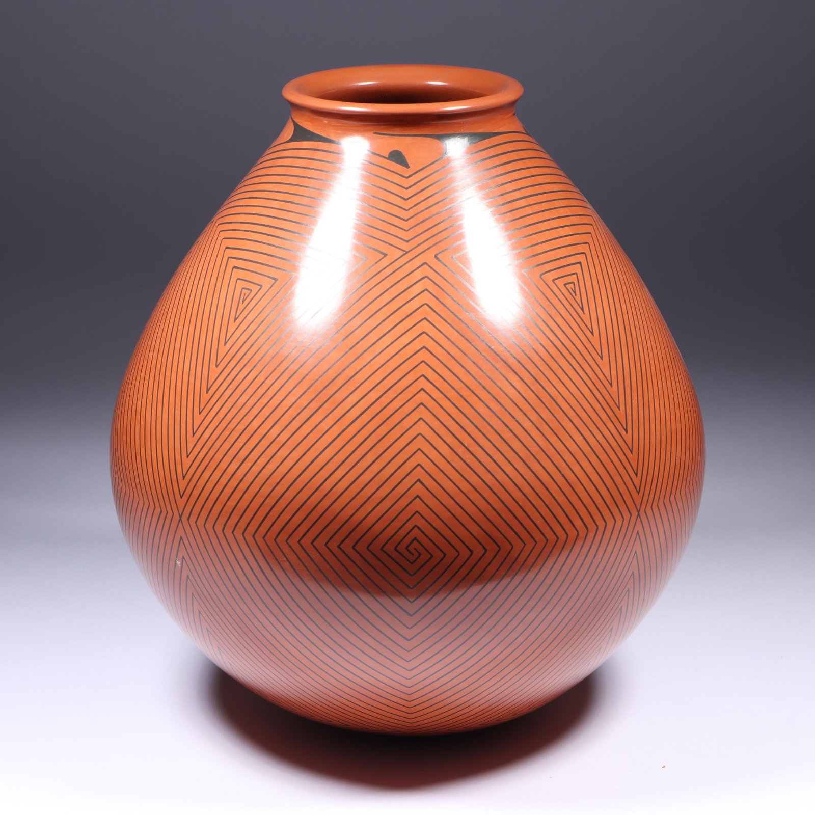 Porfirio "Pilo" Mora Mata Ortiz olla pottery jar with maze design 9 1/2"H x 8 1/2"Diam. (1 of 12)