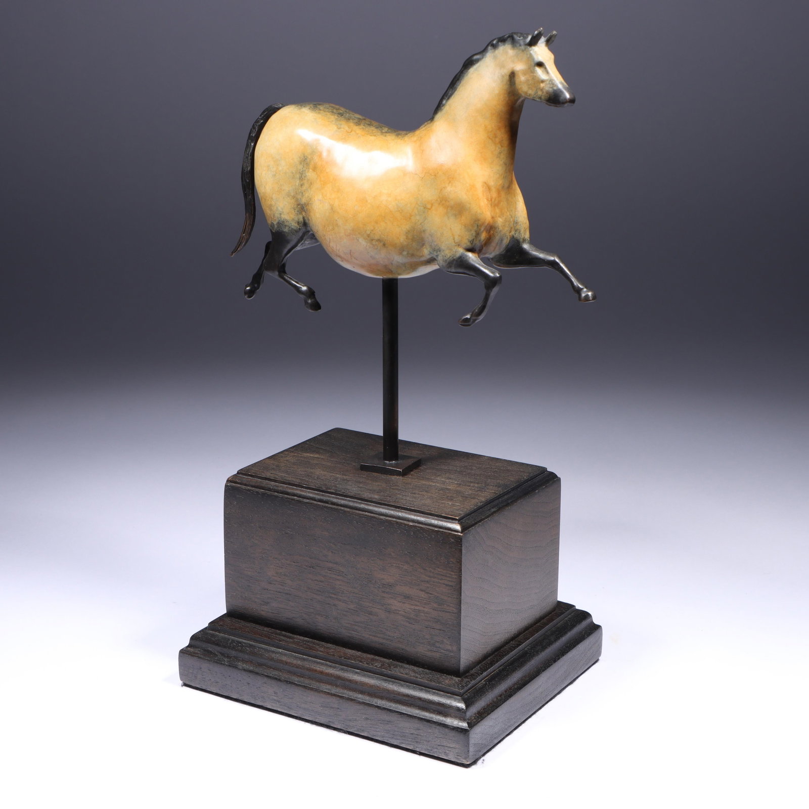Star Liana York, American (b. 1952), horse, bronze, 10 3/4"H x 11"W: Star Liana York American (b. 1952) horse bronze mounted on a wooden plinth. Incised signature under belly, numbered 8/50. Biography from the Archives of askART The following information was submitted 
