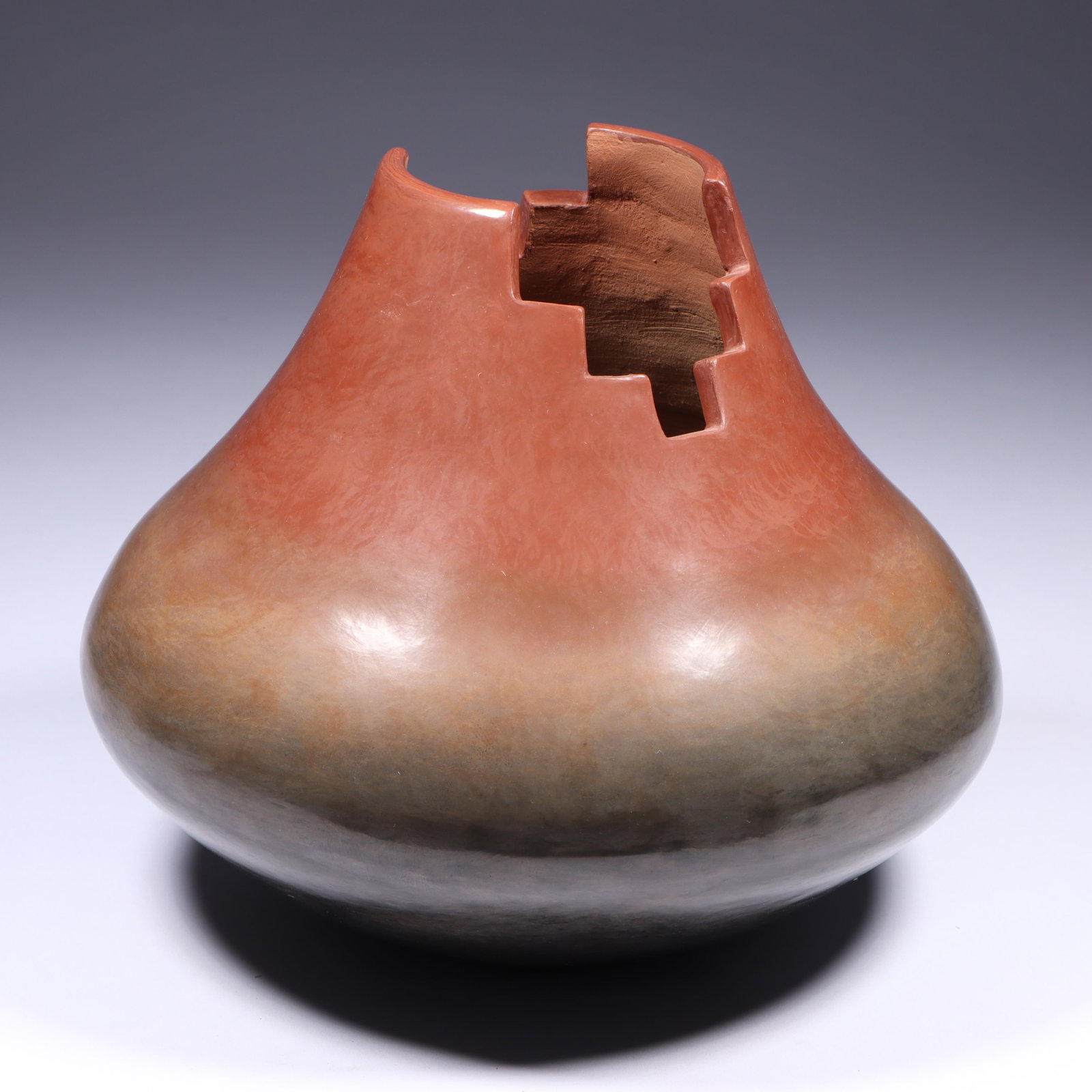 Richard Zane Smith (b. 1955) Wyandotte Native American Southwestern pottery vessel with kiva step (1 of 10)