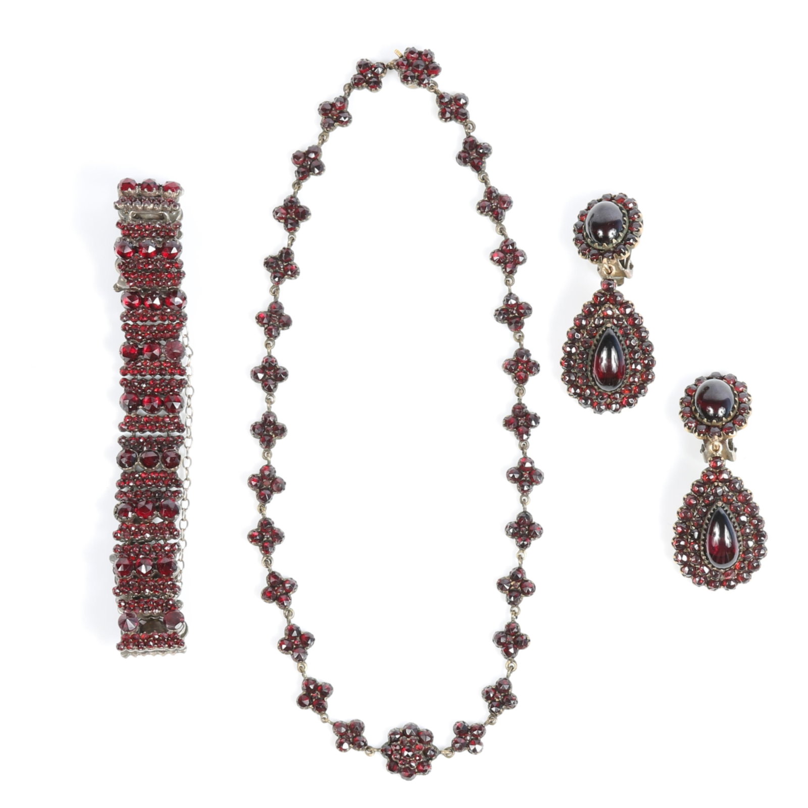 Antique Bohemian garnet 3pc group with necklace, bracelet, and drop earrings 14"L x 1/2"W (necklace): Antique Bohemian garnet 3pc group with necklace, bracelet, and drop earrings 14"L x 1/2"W (necklace)
