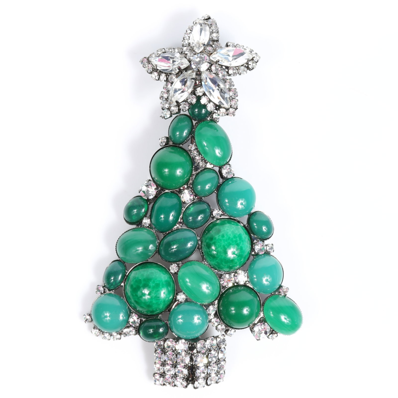 Large Christopher Crouch Moans Couture Christmas tree brooch with green cabochon glass gems and: Large Christopher Crouch Moans Couture Christmas tree brooch with green cabochon glass gems and rhinestone crystals Provenance: From the Collection of Joan Duran, owner of The Queen's Bedroom on Faceb