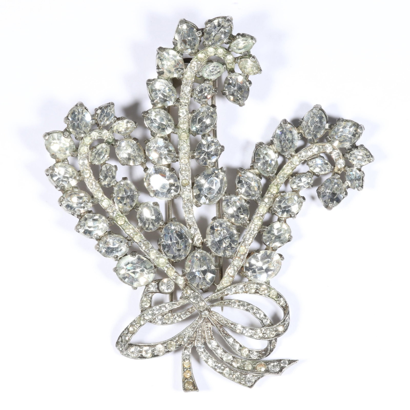 Eisenberg Original diamante rhinestone large feather and bow fur clip 3 3/4"H x 3 3/8"W: Eisenberg Original diamante rhinestone large feather and bow fur clip 3 3/4"H x 3 3/8"W