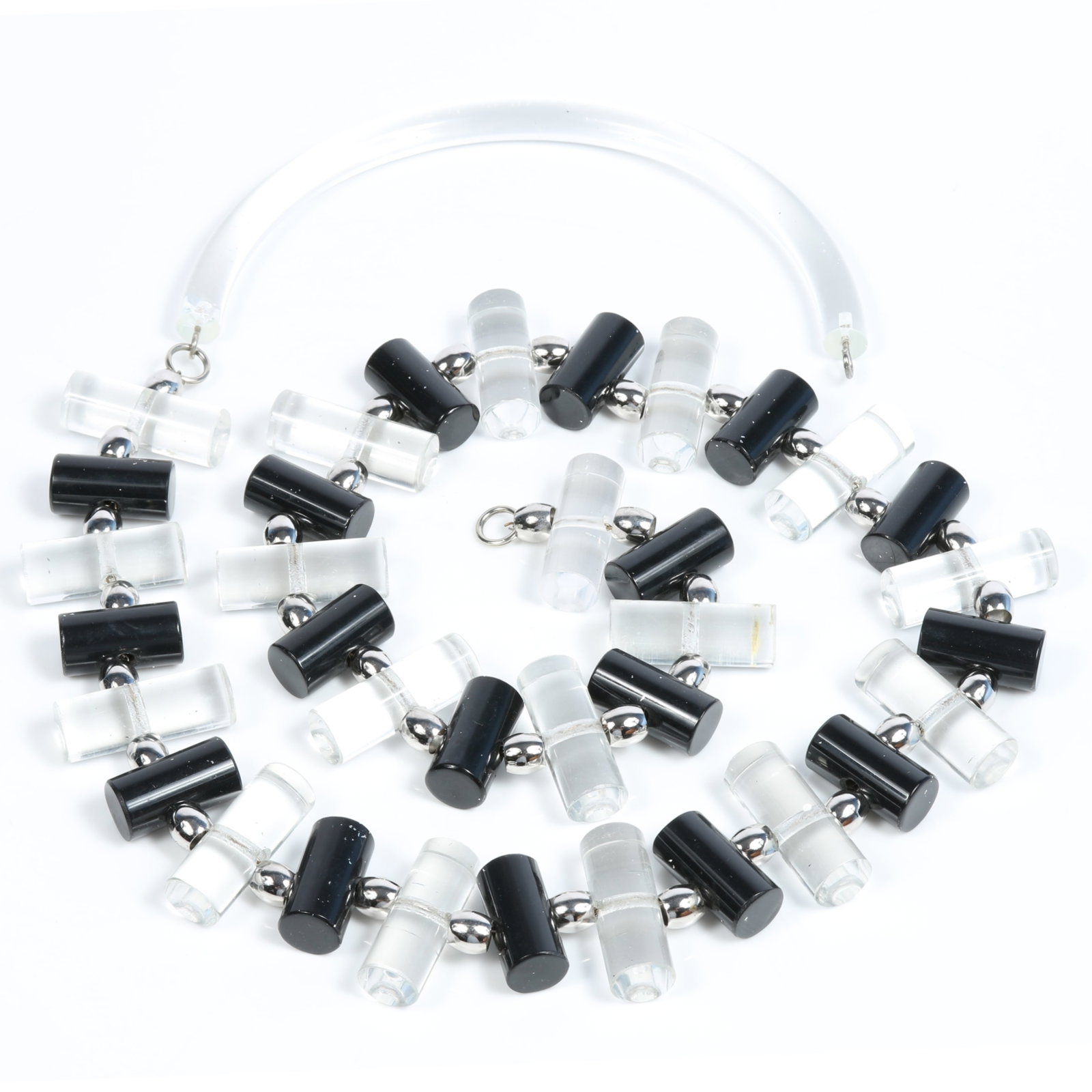 Signed Judith Hendler long Lucite acrylic necklace with clear and black columns with silver confetti: Signed Judith Hendler long Lucite acrylic necklace with clear and black columns with silver confetti sparkles, and silver beads From Judith Hendler's 2011 collection Provenance: From the private colle