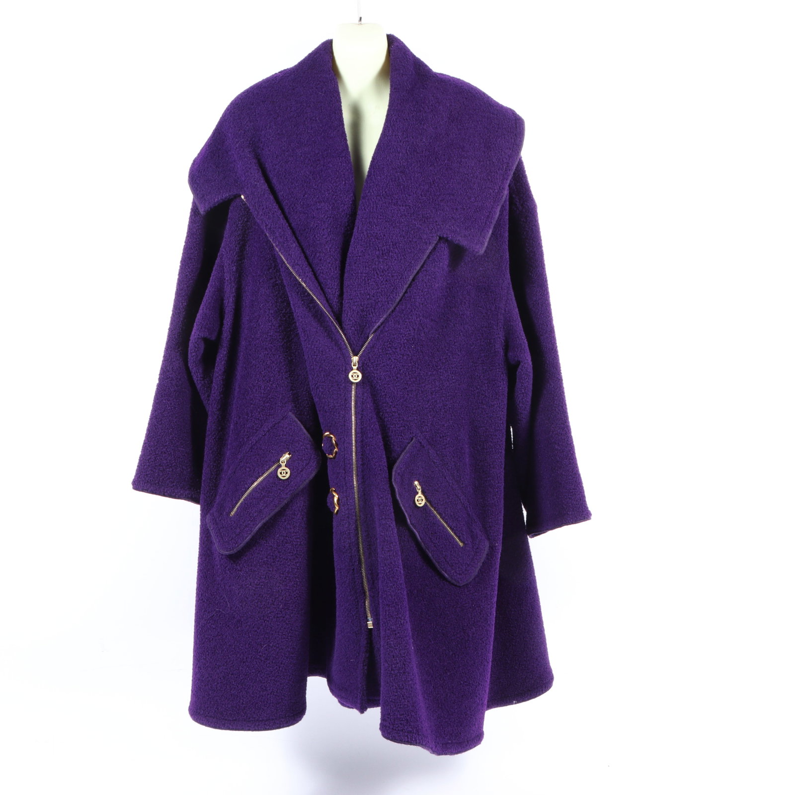 1990s-2000s Chanel Boutique purple alpaca/wool 3/4 length a-line circle coat with gold tone hardware: 1990s-2000s Chanel Boutique purple alpaca/wool 3/4 length a-line circle coat with gold tone hardware A luxurious purple alpaca/wool coat by Chanel, featuring a wide collar and gold tone zipper detaili