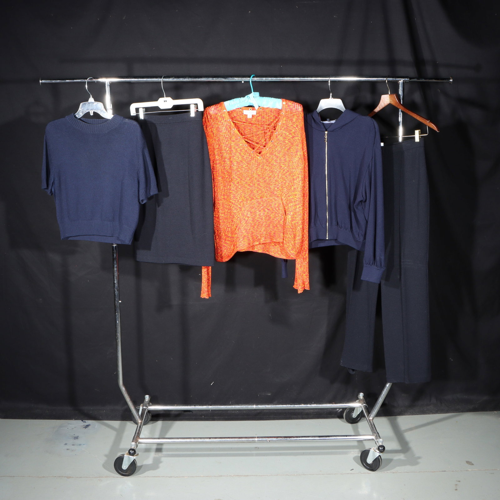 5pc. St. John collection 21 1/2"Pit to pit, 22"Collar to bottom hem, 23"Bottom hem;size XL (orange (1 of 15)
