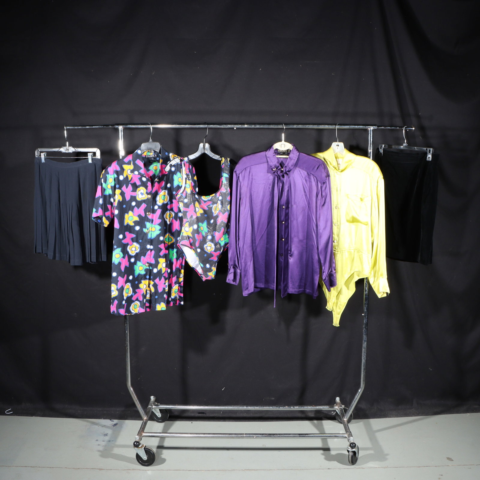 6pc. Escada by Margaretha Ley collection 22"Pit to pit x 29"Collar to bottom hem x 21"Bottom hem (1 of 17)