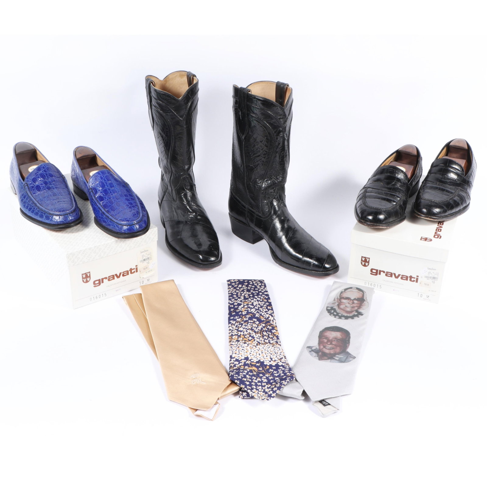 Collection of men's accessories including a pair of black leather cowboy boots, 2 pairs of men's (1 of 18)