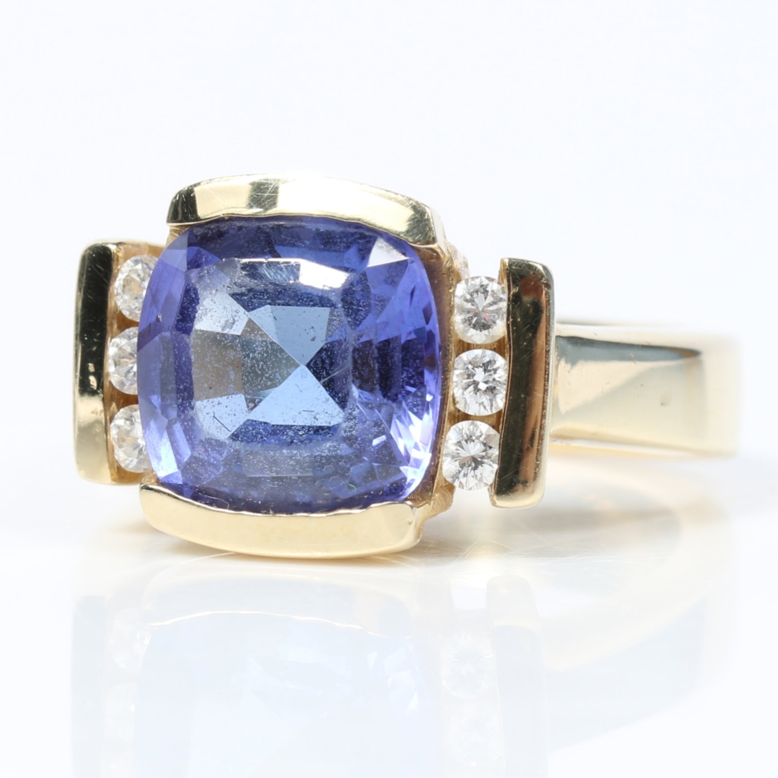 14k Yellow gold tanzanite and diamond ring, unmarked and tested Size 6 (1 of 11)