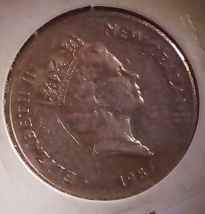 NEW ZEALAND 1987 5 CENTS (1 of 2)