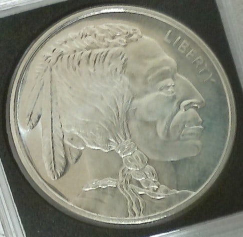 LIBERTY BULLION ONE TROY OUNCE ROUND .999 FINE SILVER (1 of 2)