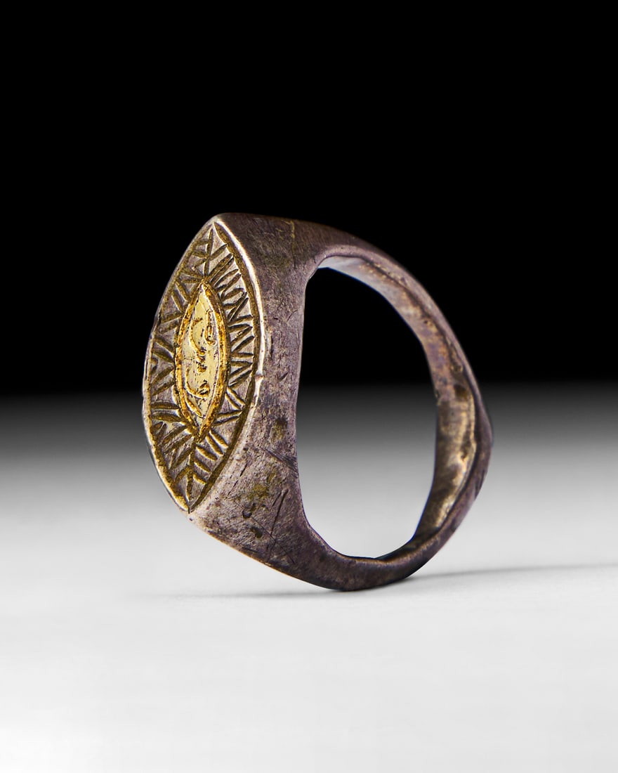 ISLAMIC SILVER RING WITH GOLD CALLIGRAPHY (1 of 4)