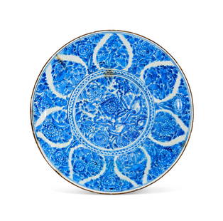 A LARGE SAFAVID BLUE AND WHITE POTTERY DISH, IRAN, LATE 17TH - EARLY 18TH CENTURY: A LARGE SAFAVID BLUE AND WHITE POTTERY DISH, IRAN, LATE 17TH - EARLY 18TH CENTURY&nbsp;  Diameter: 46cm&nbsp;