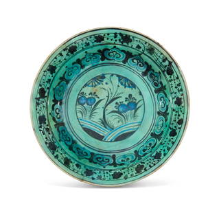 A SAFAVID 'KUBACHI' POTTERY DISH, PROBABLY TABRIZ, IRAN, 17TH CENTURY: A SAFAVID &quot;KUBACHI&quot; POTTERY DISH, PROBABLY TABRIZ, IRAN, 17TH CENTURY  Diameter: 30cm&nbsp;