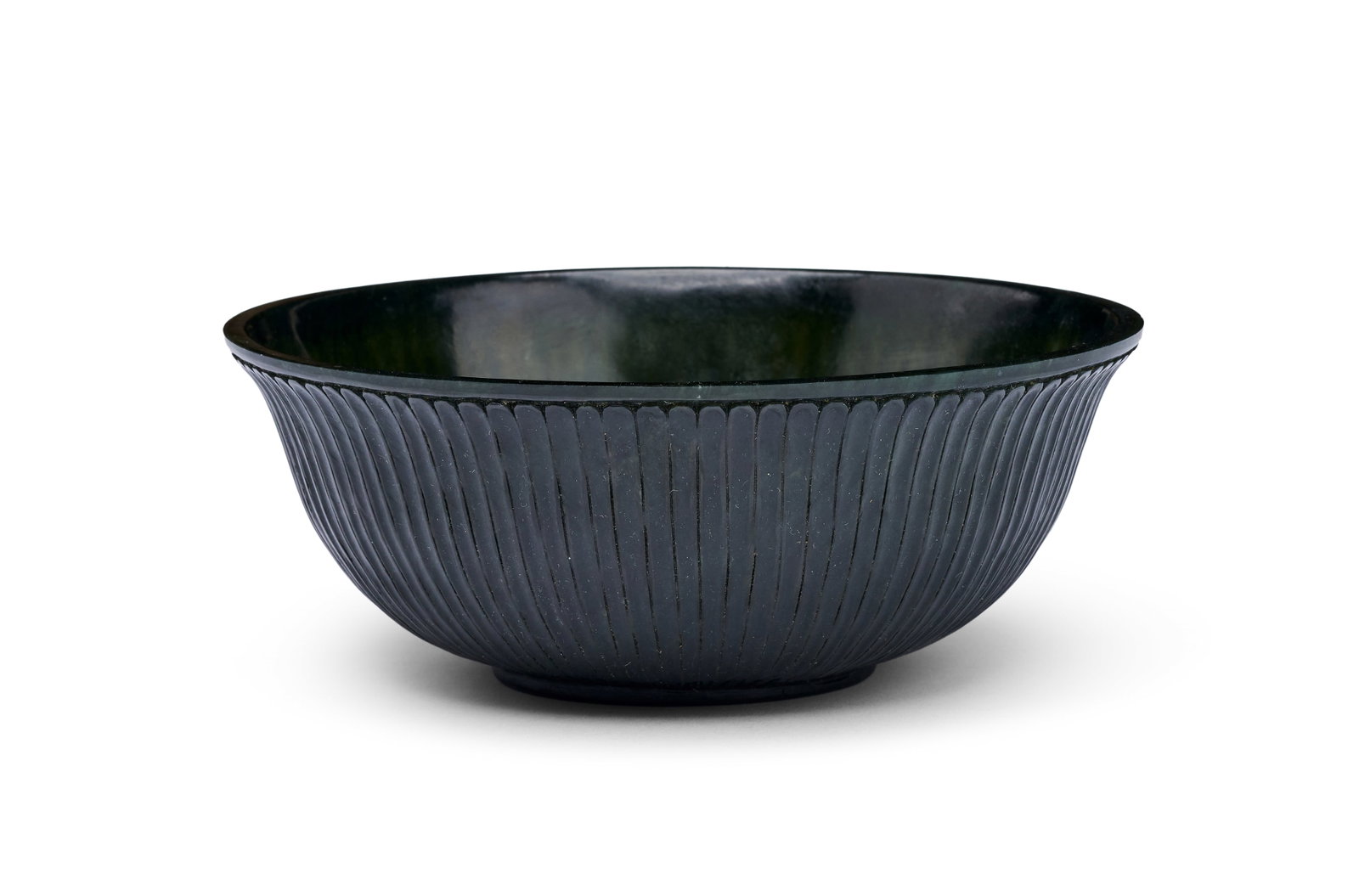 A CHINESE SPINACH JADE OR MUGHAL CHRYSANTHEMUM BOWL (1 of 2)