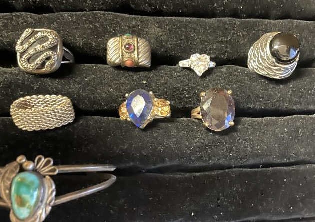 LOT OF 8 VINTAGE RINGS AND BRACELET MOST STERLING (1 of 2)