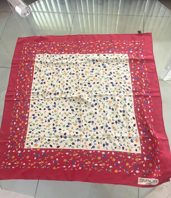 VTG GIVENCHY LADIES SILK SCARF: Measures 18" square