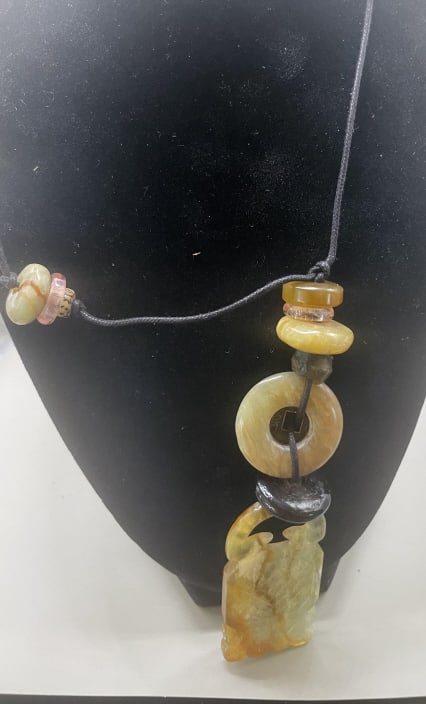 LARGE MULTI ASIAN JADE NECKLACE (1 of 3)