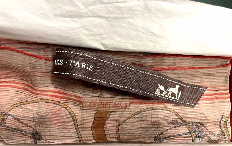 HERMES LES BECANES SILK SCARF WITH BOX LIKE NEW (1 of 3)