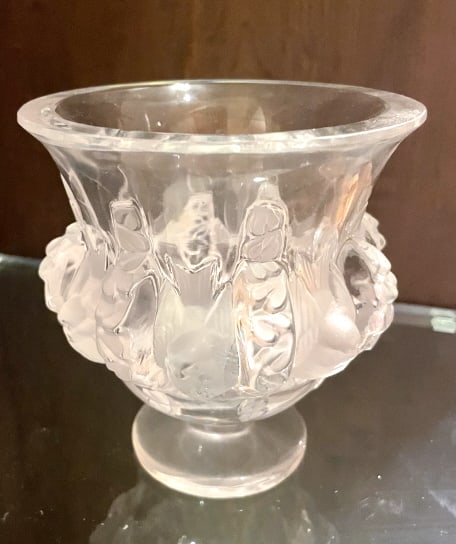 LALIQUE "DAMPIERRE BIRD VASE" (1 of 2)