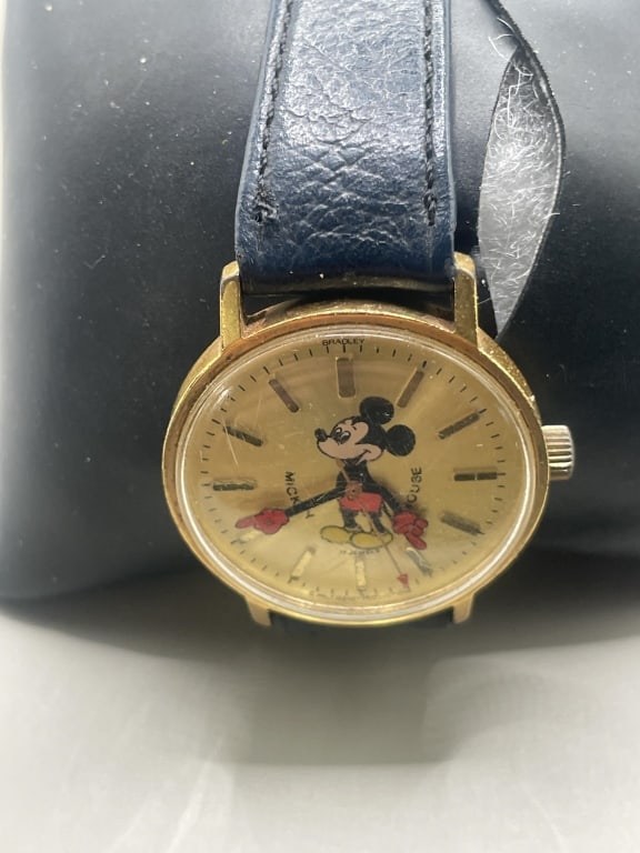 RARE 1960'S BRADLEY MICKEY MOUSE WATCH (1 of 2)