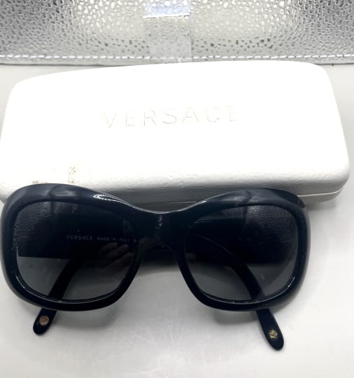 AUTHENTIC VERSACE BLACK SUN GLASSES (1 of 2)