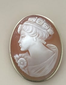 14 KT YELLOW GOLD SHELL CAMEO BROOCH PENDANT