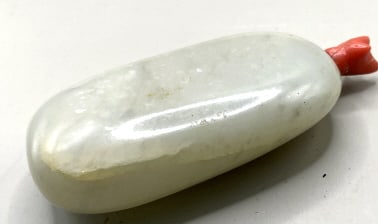 ANTIQUE CHINESE JADE AND CORAL SNUFF BOTTLE