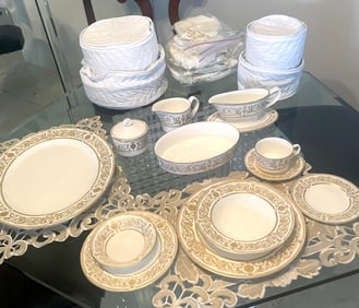 PALATIAL SET OF ROYAL WORECESTER "HYDE PARK" CHINA