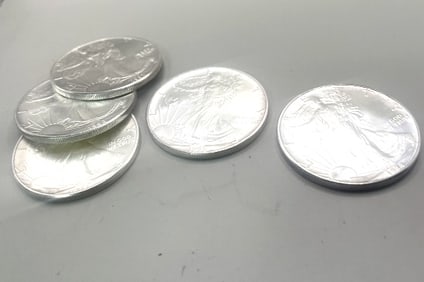 GROUPING (5) SILVER EAGLES AU