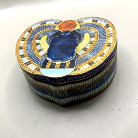 LOVELY CLOiSONNE HEART SHAPE DRESSER BOX
