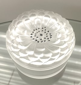 LALIQUE SIGNED FROSTED CRYSTAL DRESSER BOX DAHILIA