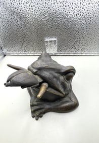 CHINESE ANTIQUE BRONZE TOAD INCENSE BURNER