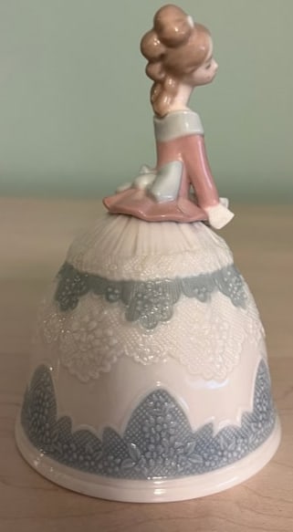 LLADRO SEASON BELL OF GIRL UMBRELLA: NO BOX