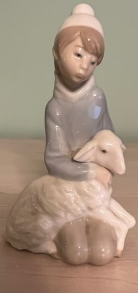 LLADRO BOY WITH LAMB (1 of 4)