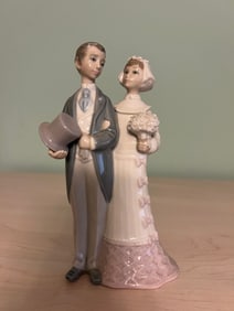 LLADRO PORCELAIN WEDDING CAKE TOPPER BRIDE & GROOM