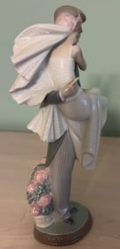 LLADRO  OVER THE THRESHOLD   #5282