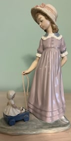LLADRO FIGURINE GIRL WITH TOY WAGON