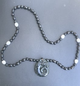 VINTAGE CHINESE CARVED GREEN JADE PENDENT DRAGON