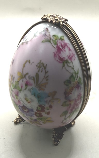 LIMOGES EGG PAINTED PORCELAIN CADDY TRINKET BOX (1 of 3)