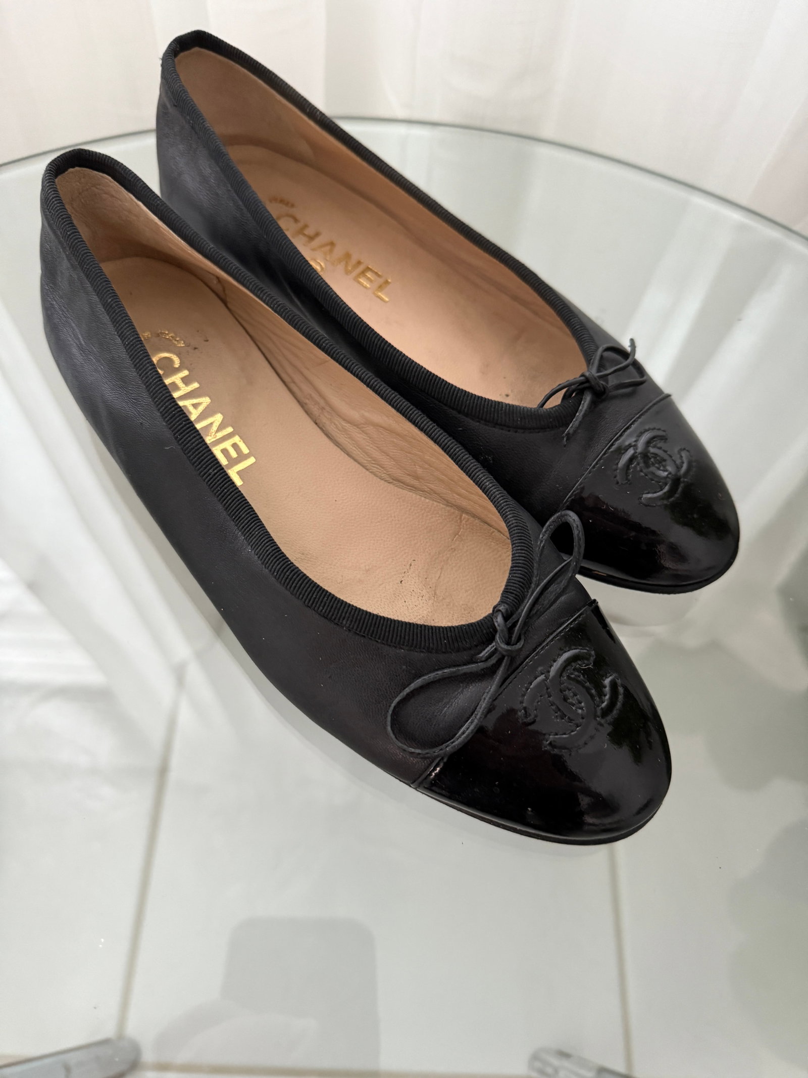 CHANEL LADIES LEATHER & PATENT LEATHER SHOES (1 of 4)