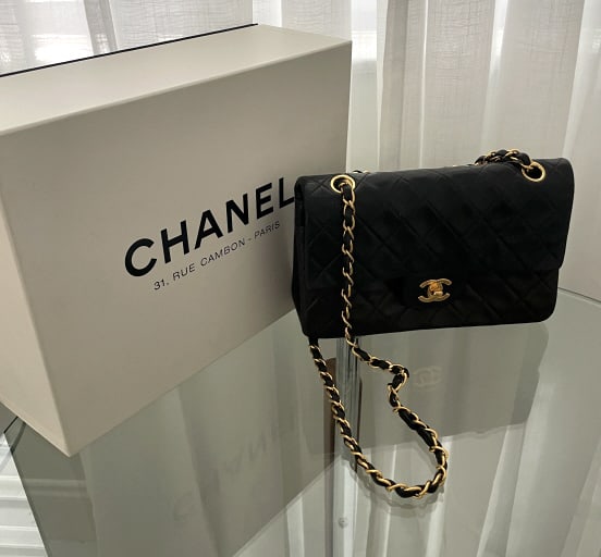 CHANEL CLASSIC CAVIAR BLACK LEATHER HANDBAG W/ BOX (1 of 9)
